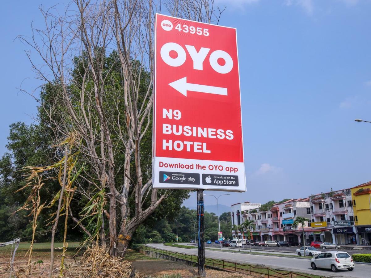 Oyo 43955 N9 Business Hotel Nilai Exterior foto